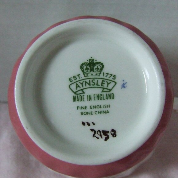 Aynsley teacup and saucer pastel pink and floral pattern vintage fine bone china - Picture 11 of 11